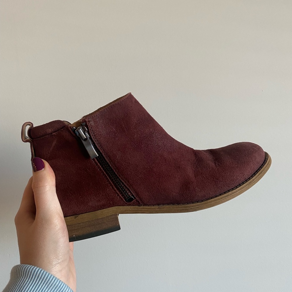 Women’s Burgundy Flat Bootie Franco Sarto